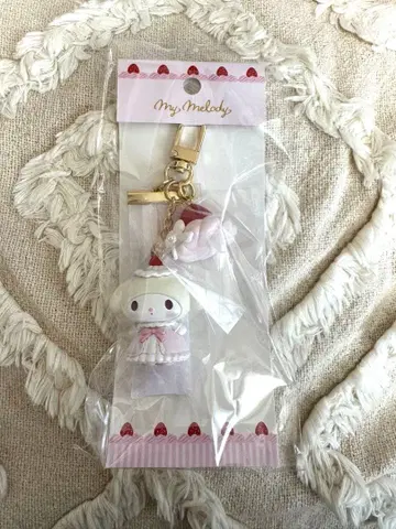 산리오 마이멜로디 딸기 휘핑 숏케이크 키링