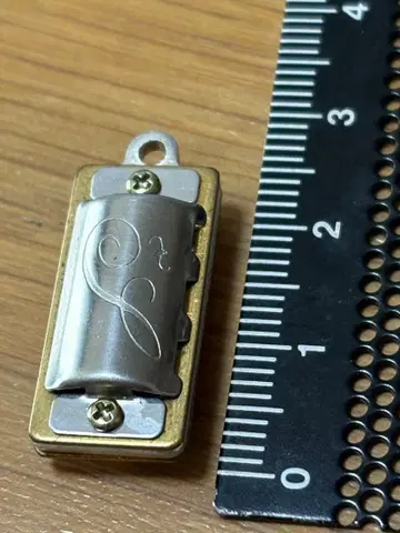 세계에서 가장 작다고 불리는 하모니카 컴팩트 메탈제