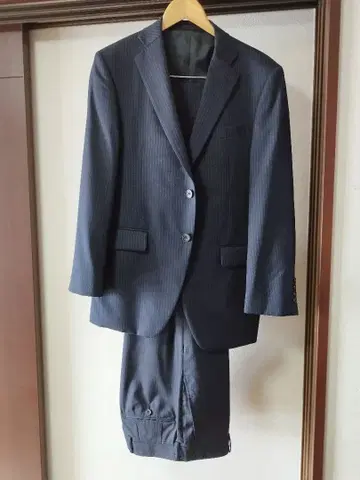 A5 스트라이프 비즈니스 정장