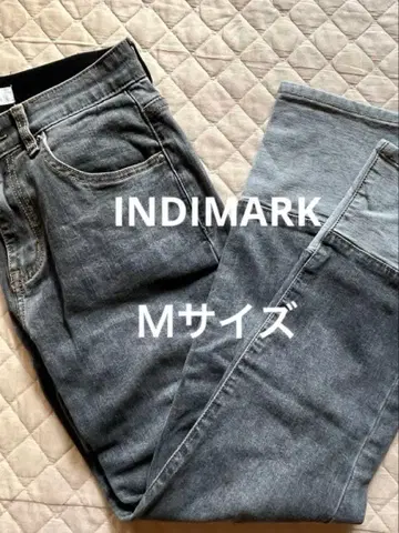 스트레이트 데님 그레이 이소재 밑단 디자인