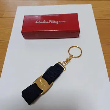 Salvatore Ferragamo 네이비 리본 키링 페라가모