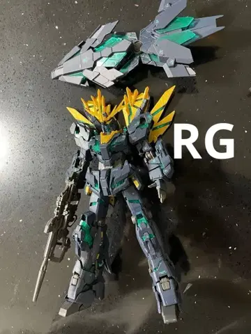 건담 프라모델 rg 유니콘 밴시 노른 밴시 각성 컬러