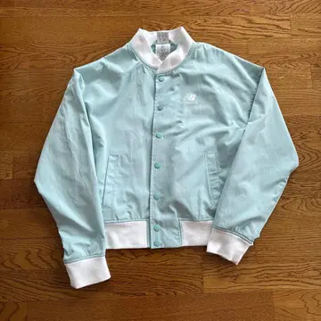 뉴발란스 라이트 블루 자켓 S 사이즈
