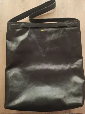 ZUCCa 블랙 숄더백