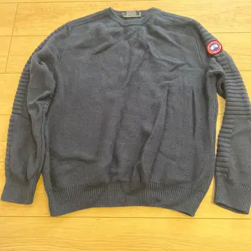 CANADA GOOSE 다크 네이비 스웨터