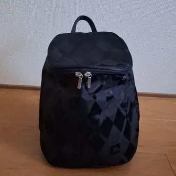 블랙 다이아몬드 패턴 백팩