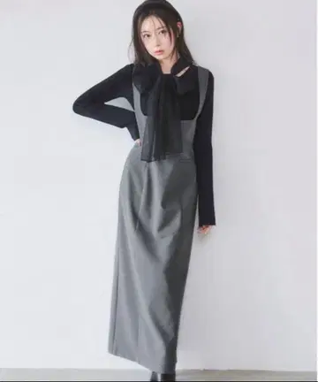 스나이델 타이트 점프 스커트 차콜 그레이 0 새상품급