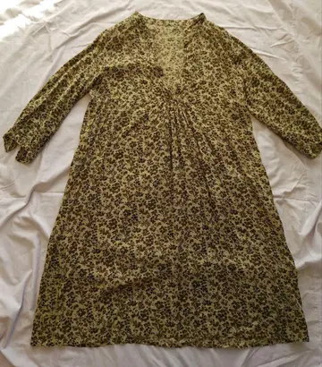 프레임워크 꽃무늬 무릎 기장 원피스