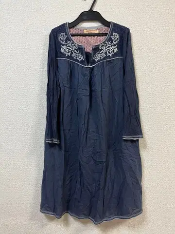 진 나쏘스 네이비 원피스 무릎 기장 요크 니트 플라워 프린트