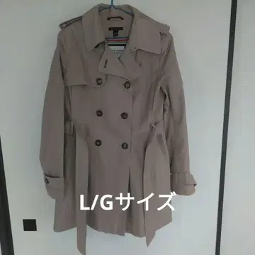 베이지 더블 브레스트 트렌치코트