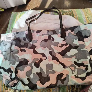 러셋 핑크 카모 패턴 토트백