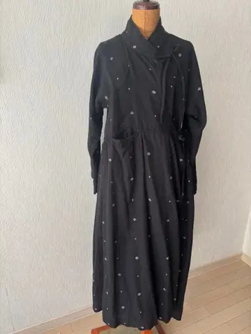 새상품급 메종드소일 울 자카드 원피스 블랙