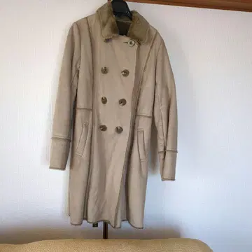 베이지 무스탕 코트 퍼 카라 부착