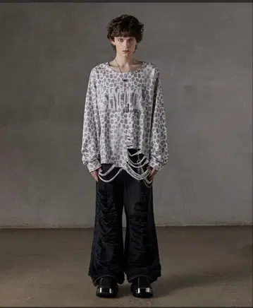 [ GRANCY ] 올 패턴 큐빅 그래픽 롱 T 레오파드 무늬