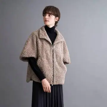 새상품 택 포함 쓰리 도츠 푸들 보아 판초 그레이 베이지