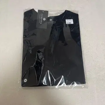 [ 미사용 새상품 ] CENTENA LUXURY T셔츠 블랙