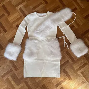 Darich 볼륨 퍼 니트 미니 원피스