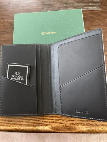 SOMES 이단 접이식 여권 커버 블랙