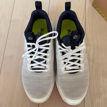 GRIP 밑창 스니커즈 US 8 화이트/네이비