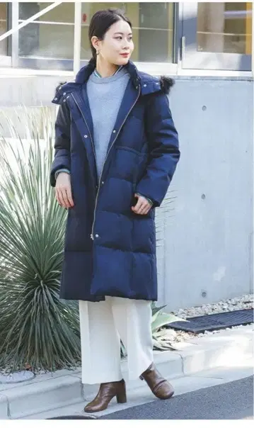 BEAMS HEART / 발수 다운 롱 코트 네이비 S 사이즈