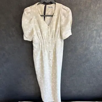 꽃무늬 크림색 롱 원피스 SNIDEL