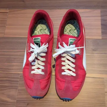 푸마 레드 스니커즈