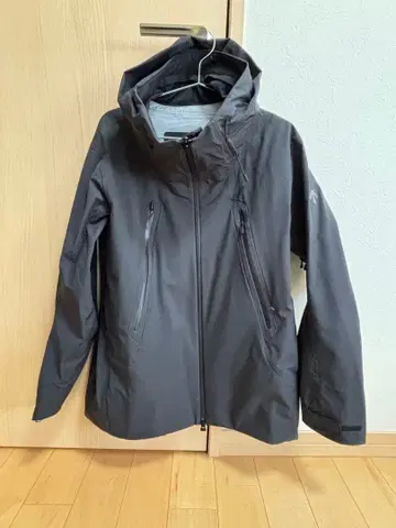 데상트 클레어 M 사이즈