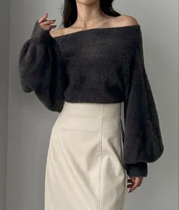 오프숄더 샤기 니트