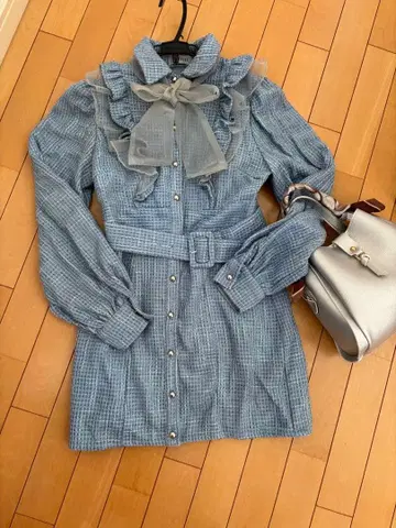 BEBBLES 프릴 리본 포함 원피스