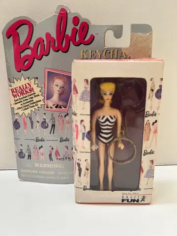 바비 키체인 화이트 블랙 스트라이프