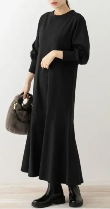 서니 레이블 머메이드 라인 컷 원피스 어반 리서치