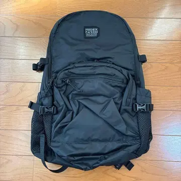 [프레드릭 패커스] 럭색 블랙 x 제브라 테이프