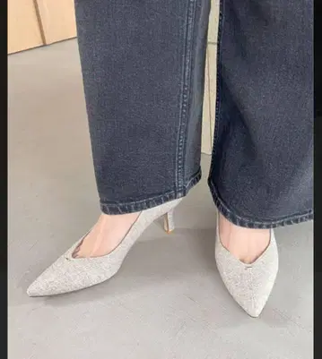 LE TALON 6.5cm V컷 심프 펌프스