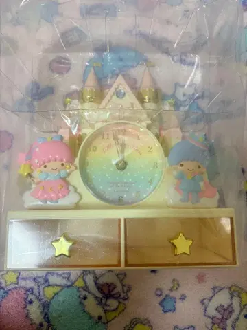 키키라라 서랍형 시계 성 디자인