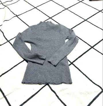 그레이 터틀넥 스웨터 긴팔