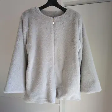 미사용 새상품 그레이 퍼리 노카라 자켓