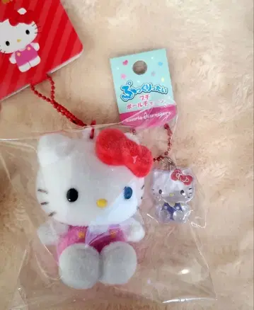 산리오 플로키 마스코트 키링 푹신푹신 타이 푸치 볼체인