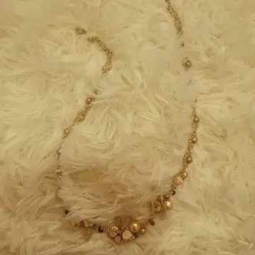 골드 플라워 모티브 목걸이