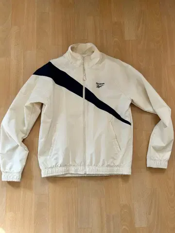 리복 나일론 자켓 아이보리