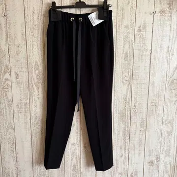 새상품 티아라 정가 1만 8700엔 허리밴딩 팬츠