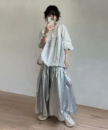 wee9s 메탈릭 롱 스커트 FREE 실버