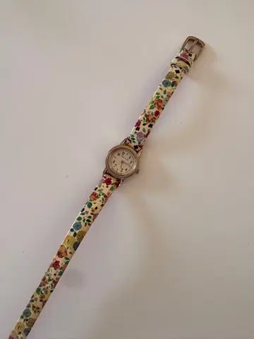 폴스미스 여성용 손목시계 꽃무늬 핑크