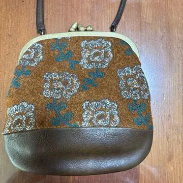 꽃무늬 가마구치 핸드백