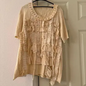 하루카키미에 프릴 턱 레이스 T셔츠