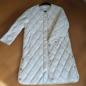 플라스테 아이보리 퀼팅 롱 다운 자켓