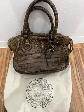 새상품급! 크리스천 폴로 악어 미니백 JOURNAL STANDARD