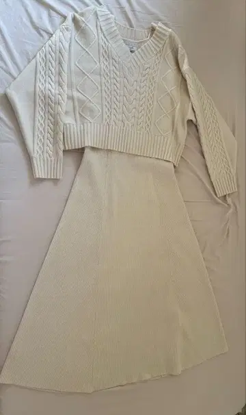 Noela 아이보리 니트 원피스 와타나베 리카 M