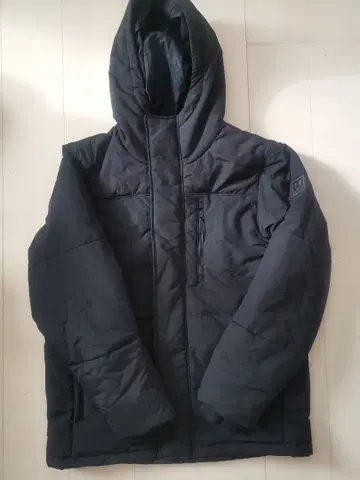 언더아머 블랙 다운 자켓 XXL