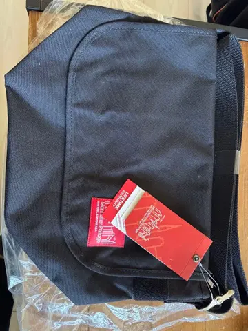 Manhattan Portage 블랙 숄더백