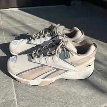 Reebok 인터벌 96 스니커즈